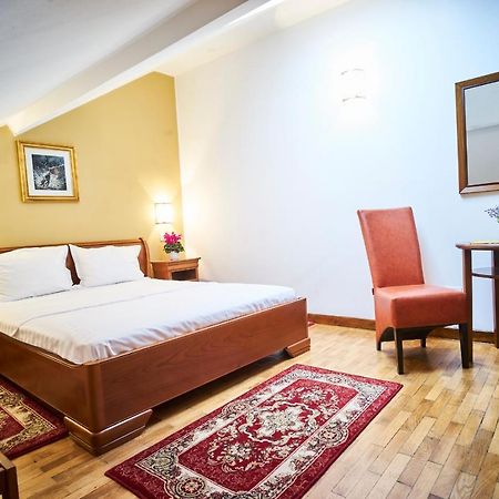 Cozy Attic Room VI Bucharest Exterior photo